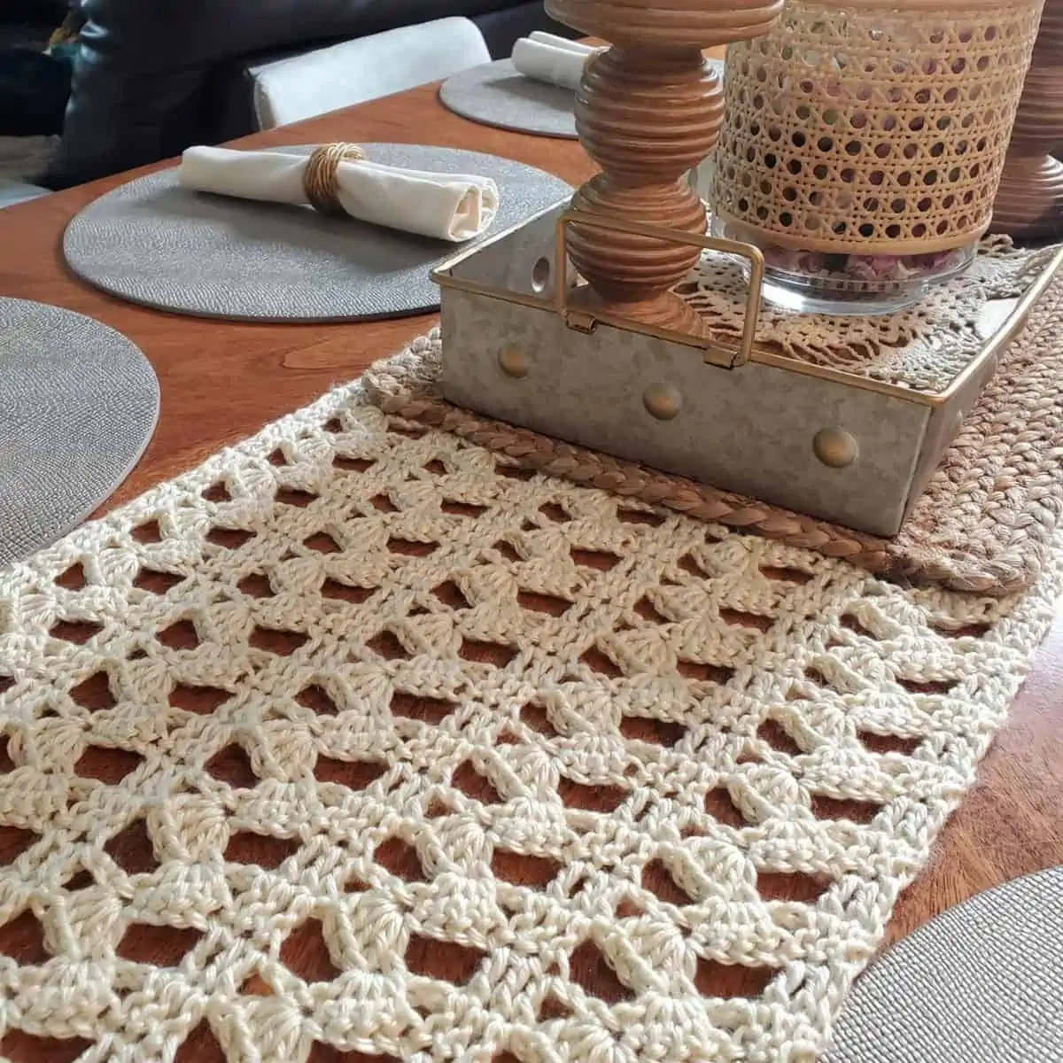 Modern Crochet Table Runner Patterns within FREE Printable Crochet Table Runner Patterns to Download
